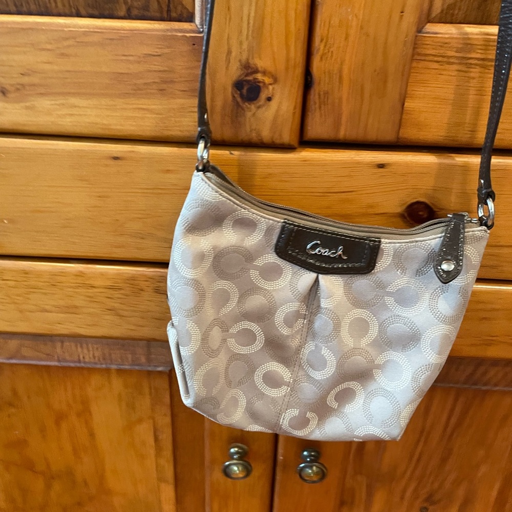Coach beige crossover